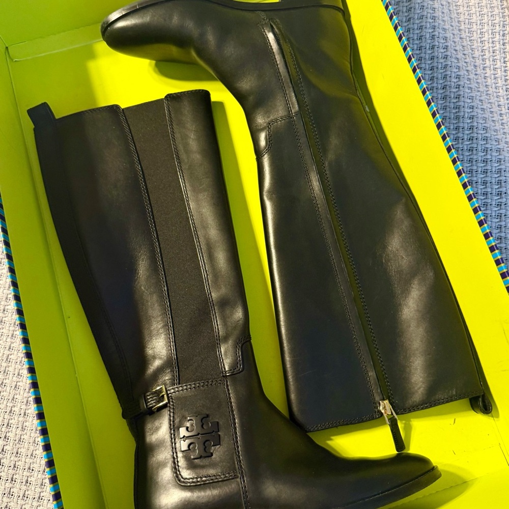 Tory Burch Perfect Black Wyatt 2 Boot Calf Leather Stretch. Like New! - Picture 8 of 12